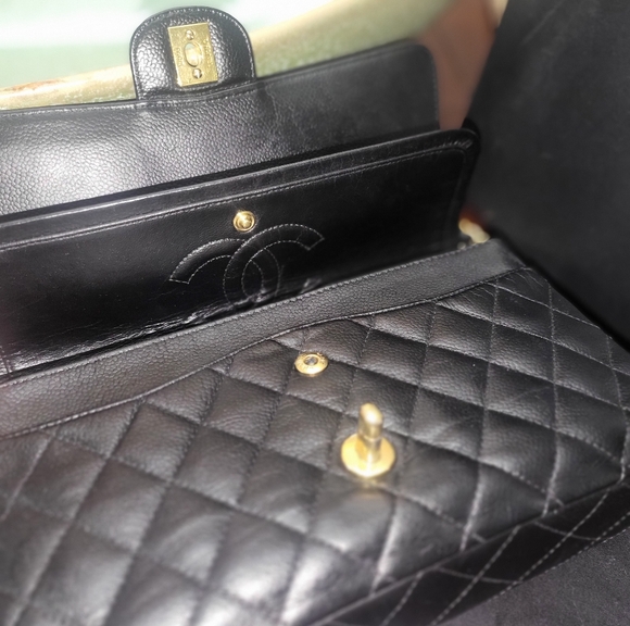 Chanel Black medium double flap - Picture 2 of 15